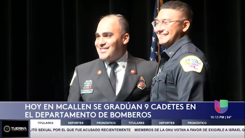 Bomberos: McAllen gradúa a nueve nuevos cadetes