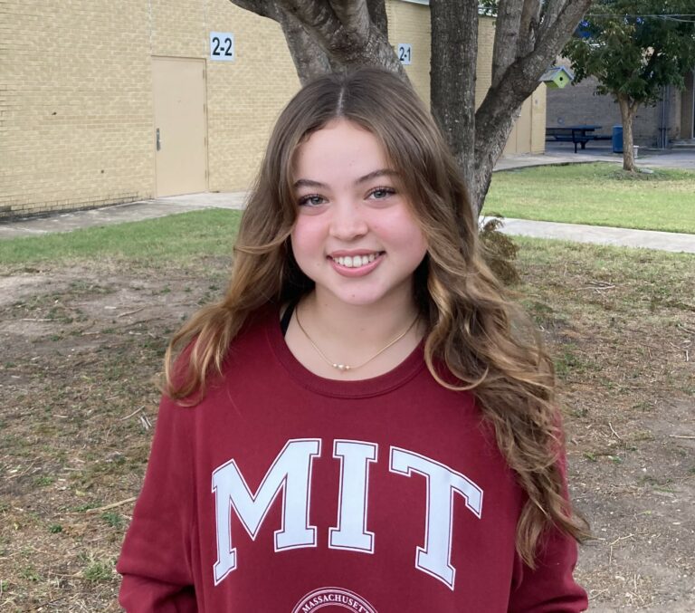 Fernanda Guerrero de Lamar Academy Gana Prestigiosa Beca QuestBridge: Un Camino a MIT