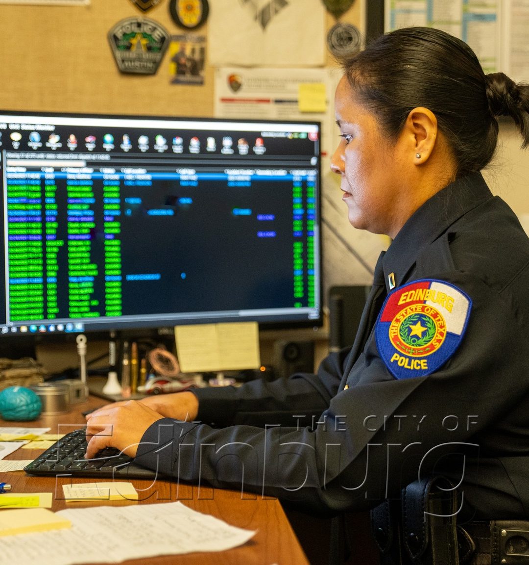 Primera mujer en la historia en convertirse en teniente de la policía de Edinburg