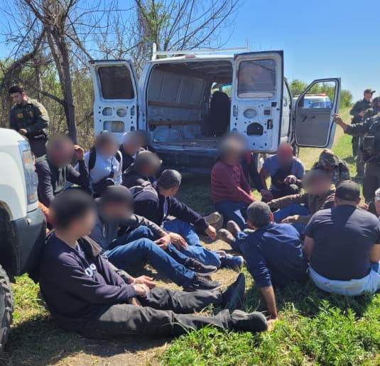Operativo de la Patrulla Fronteriza en Harlingen conlleva a la detención de 20 individuos