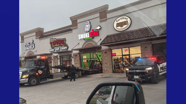 Asalto en Pharr: Automóvil irrumpe en tienda de cigarrillos electrónicos