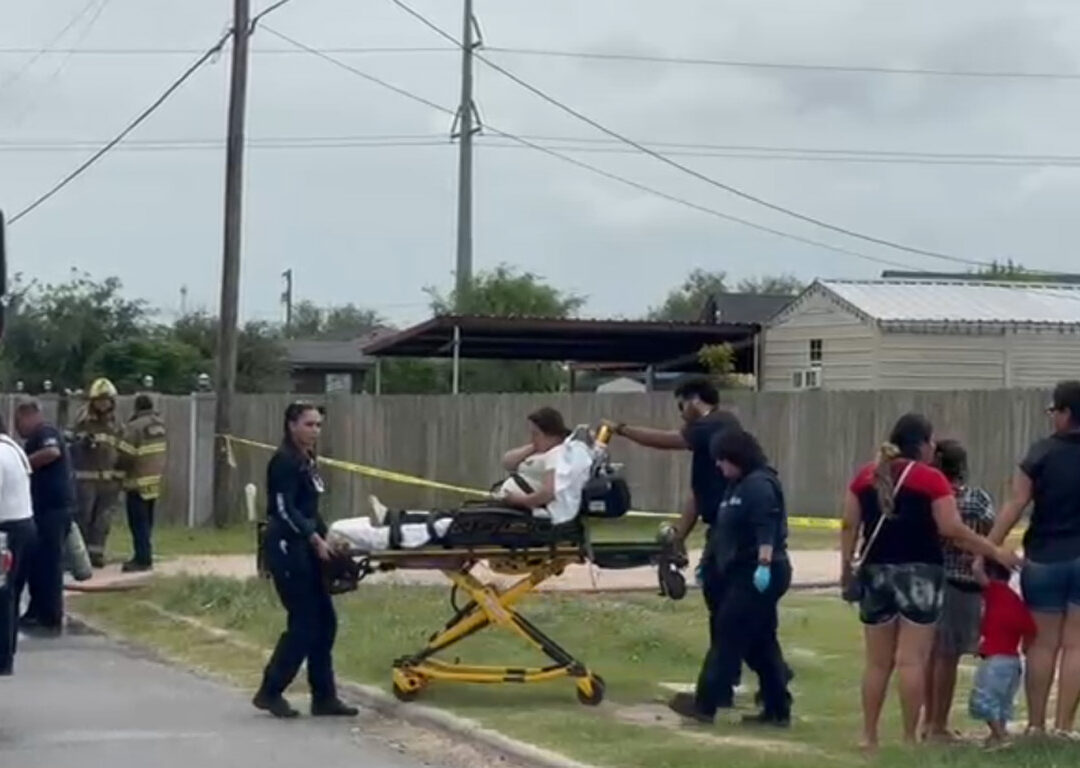 Se registra incendio en Donna, una madre embarazada y sus cuatro hijos pierden su hogar