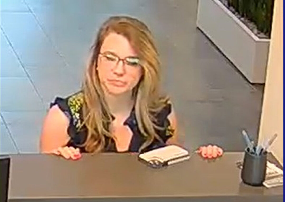 Identifican a mujer buscada por fraude con cheques falsos en McAllen; enfrenta cuatro órdenes de arresto