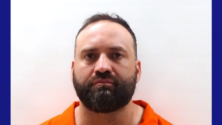 Arrestan a maestro de Brownsville ISD por relación inapropiada con una estudiante