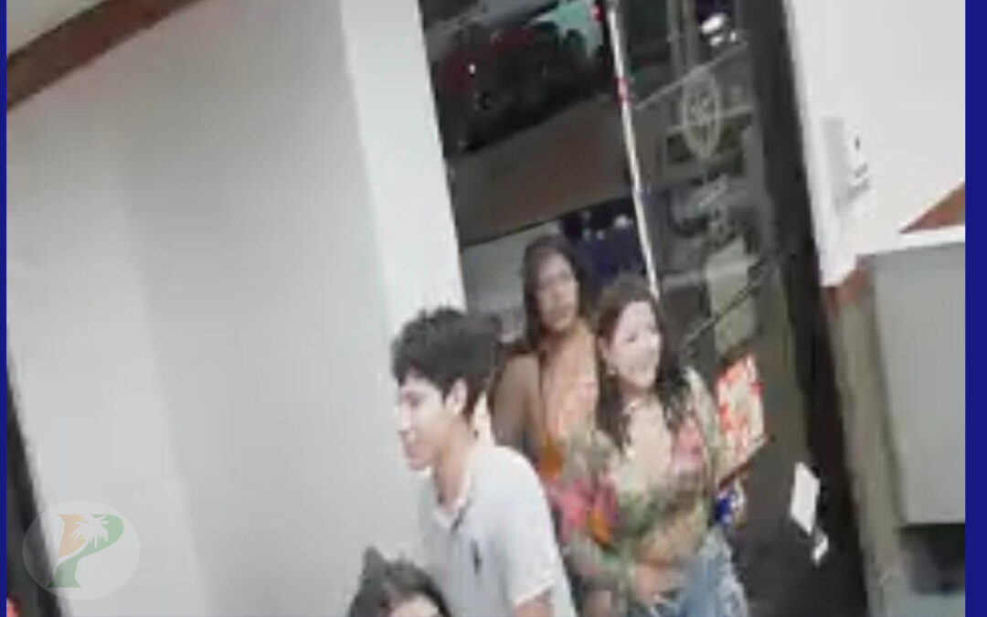 Buscan a tres sospechosos de robo agravado en Palmview; una mujer resultó herida