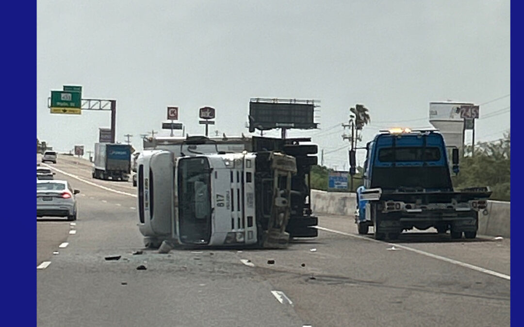 Accidente en la I-2 entre Weslaco y Donna deja camión volcado
