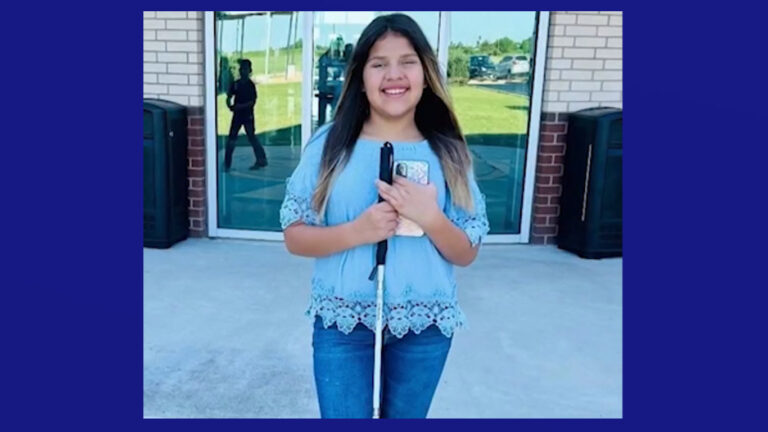 Joven de Río Hondo cumple sueño de quinceañera antes de perder la vista