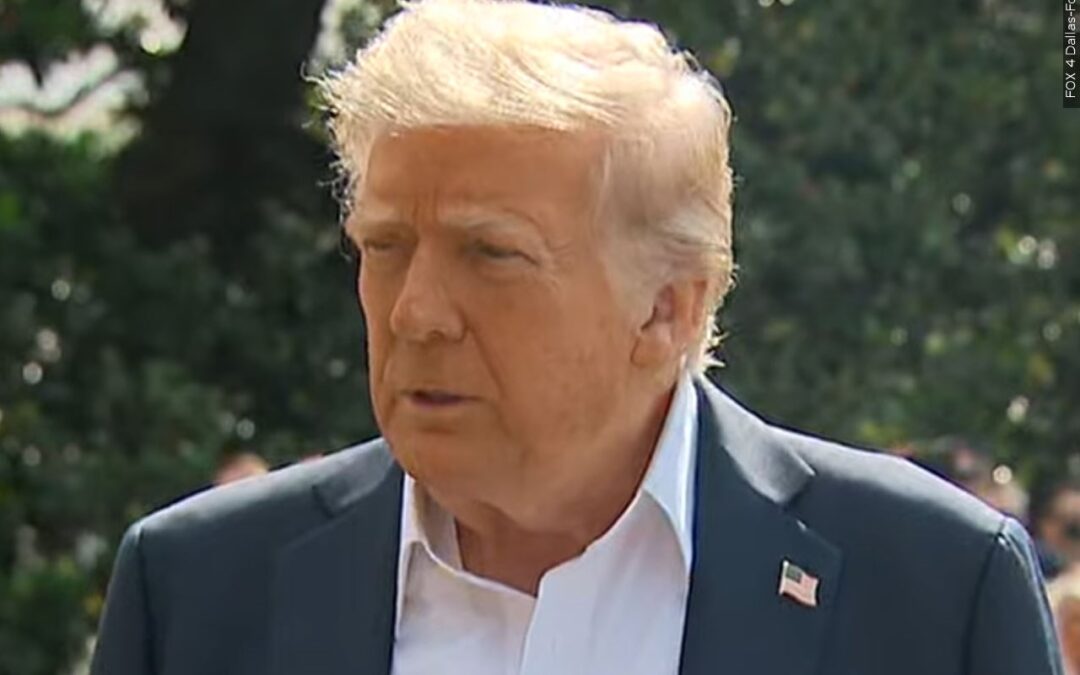 Trump visita zona de inundaciones en Texas mientras el futuro de FEMA está en juego