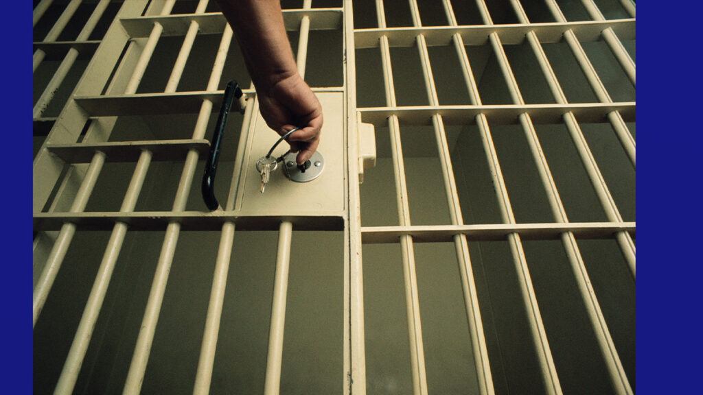 Hombre mexicano condenado a 8 años de prisión por transportar material de abuso sexual infantil a Estados Unidos