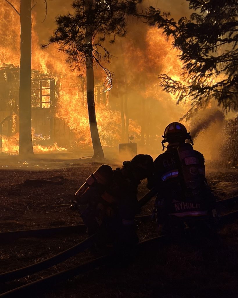 Incendio en Colorado Desatado por Generador de Gasolina en Medio de Vientos Extremos