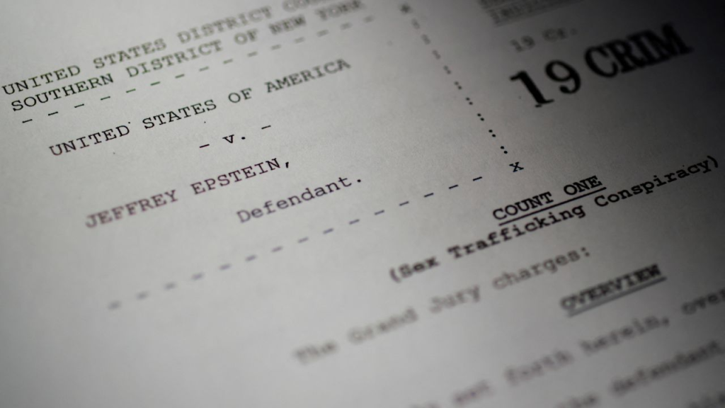 Víctimas de Epstein Exigen Transparencia en Archivos Censurados del Departamento de Justicia