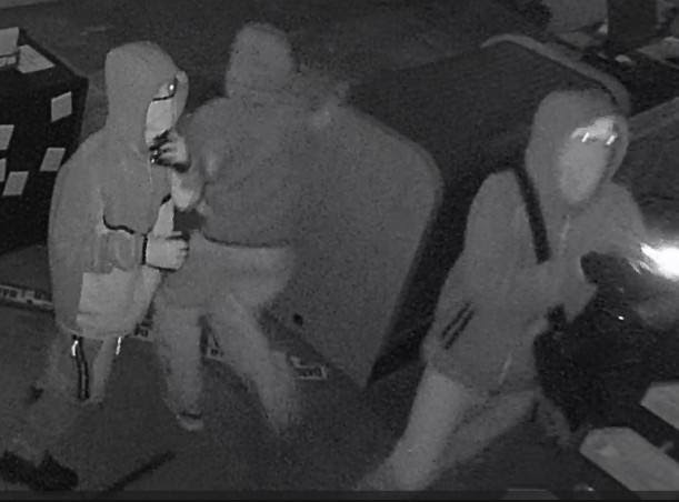 Robo de Armas en Las Cruces: Cuatro Adolescentes Arrestados por Sustracción de Ingresos en Strykers Shooting World