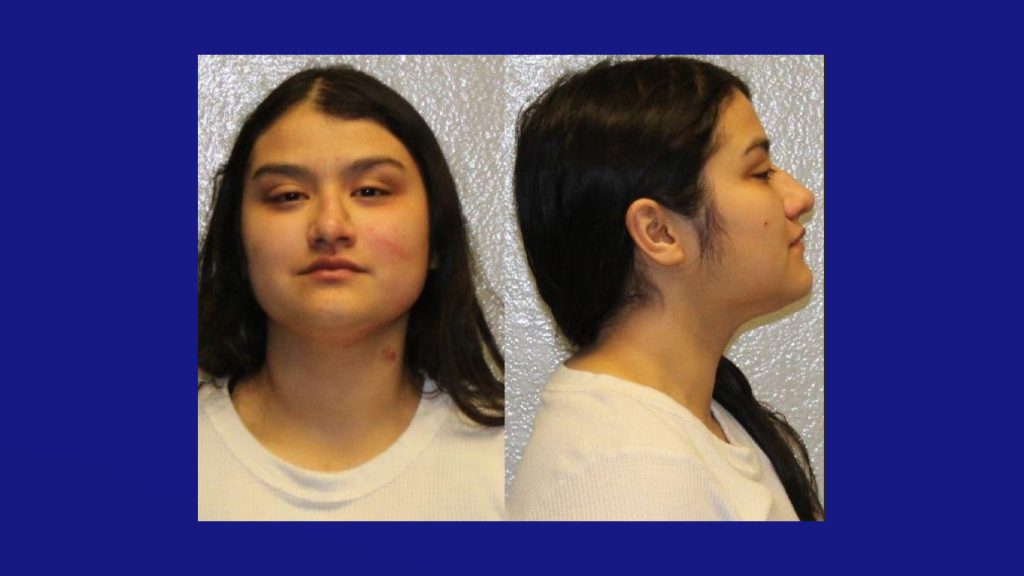 Identifican a conductora tras choque que volcó camioneta en Edinburg