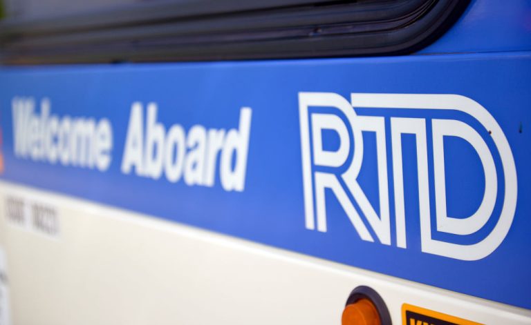 Apagones en Denver: Impacto en el servicio de trenes RTD por fuertes vientos