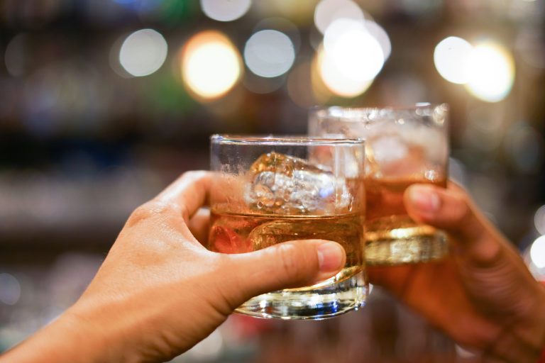Descubre la Nueva Zona de Bebidas al Aire Libre en Arvada