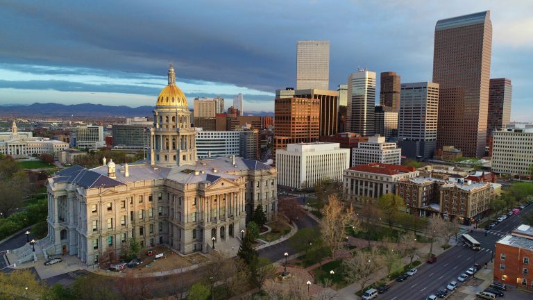 ¿Qué Cambios Radicales Traerán las Nuevas Leyes de Colorado en 2026?