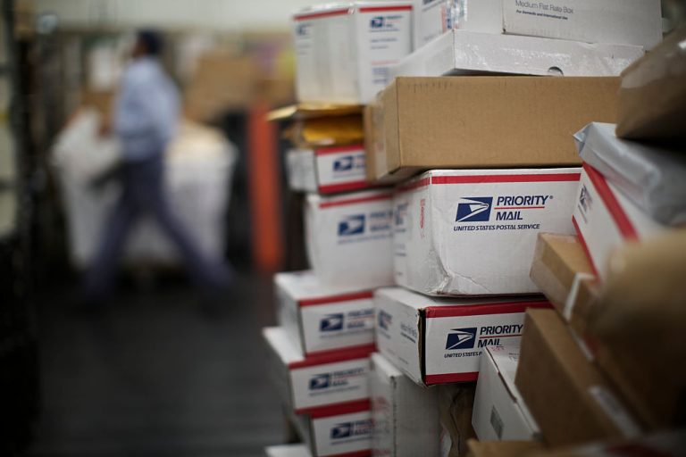 USPS Acelera Plazos de Entrega para Evitar Retrasos en Envios Navideños
