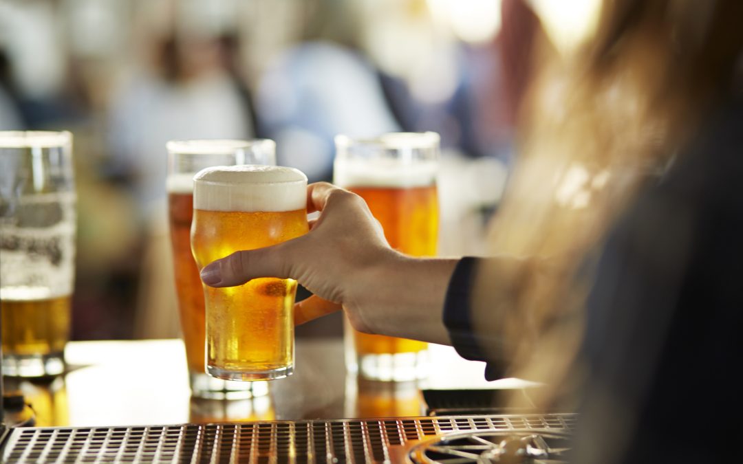 Arvada Presenta su Nueva Zona de Consumo Común: El Primer Brindis en Olde Town