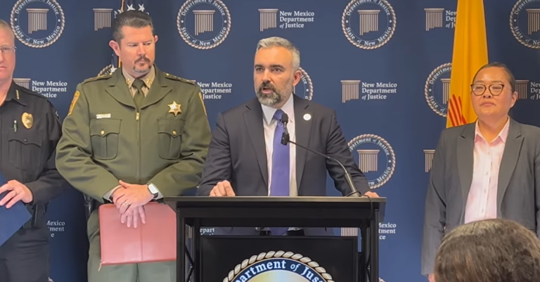 Nuevo México Establece un Centro de Inteligencia de Armas de Fuego para Mejorar el Rastreo de Armas en Crímenes