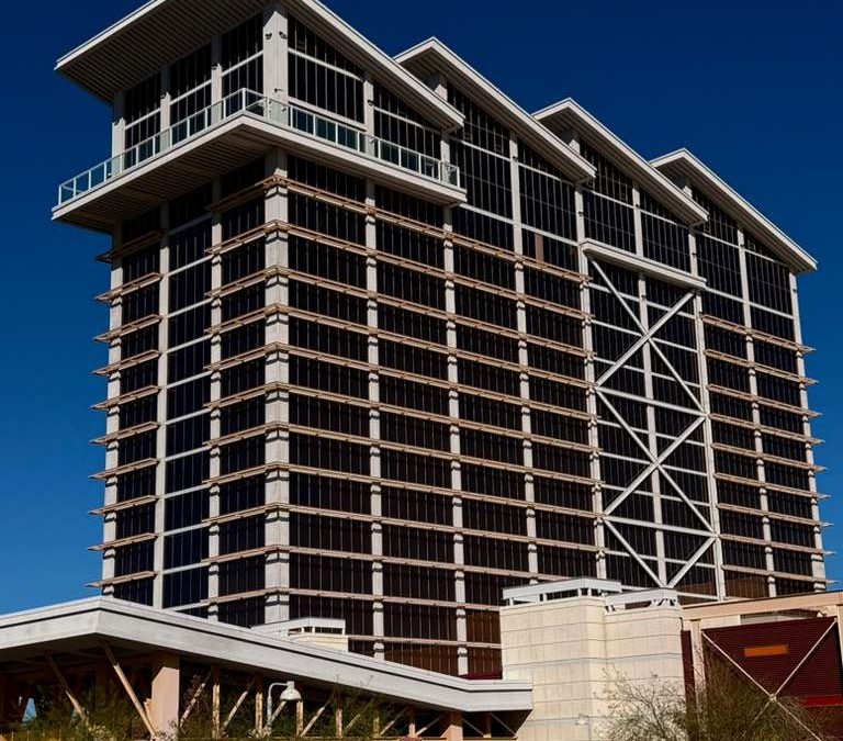 Demolición del Eastside Cannery: Un Nuevo Capítulo en Boulder Strip