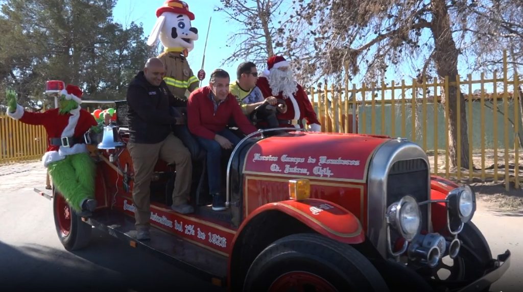 Santa Claus Bombero Trae Alegría a Niños de Ciudad Juárez con Campaña Navideña