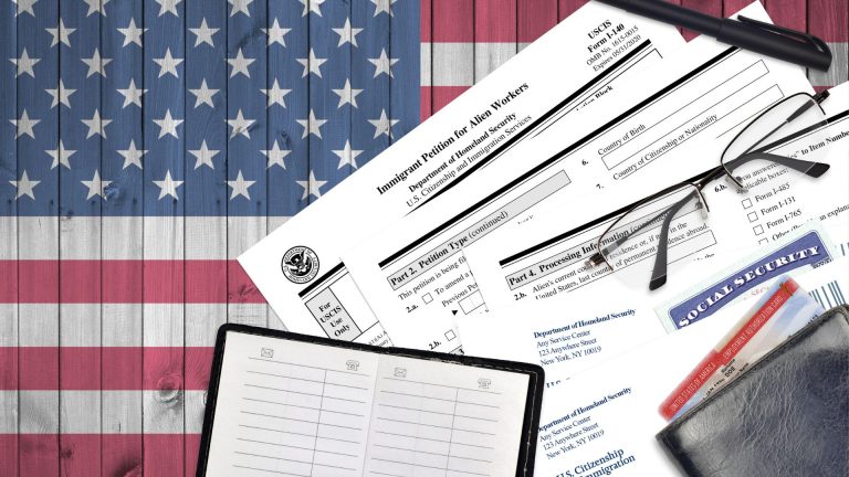 El DHS Elimina la Extensión Automática del Permiso de Trabajo para Inmigrantes