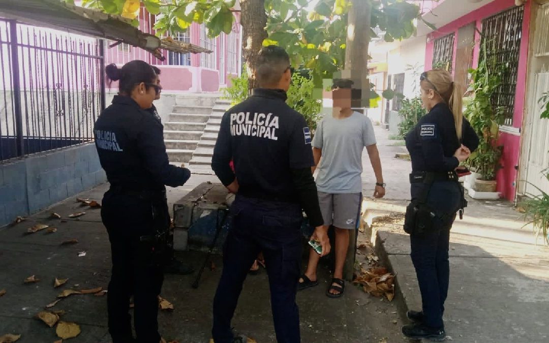 La Policía Municipal Rescata a Mujer de 68 Años y Su Nieto de Secuestro Virtual en Michoacán