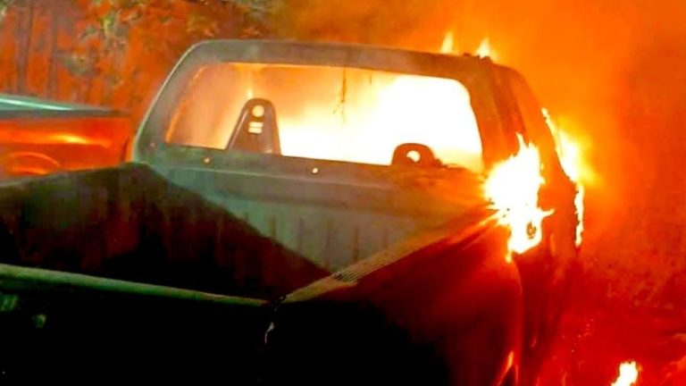 Alerta en Palmar de Bravo: Ataque incendiario contra exalcalde Adán Silva Valeriano