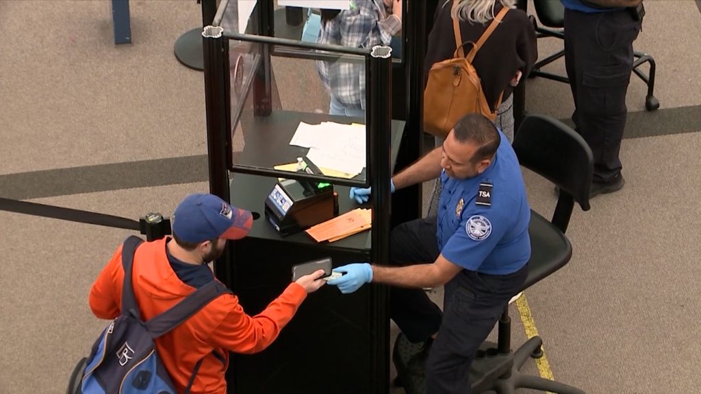 Deportación: ¿Cómo afecta la TSA a los pasajeros en vuelos?