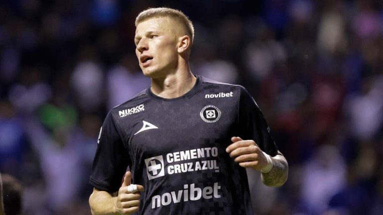 Mateusz Bogusz Continúa Ausente en la Novela Deportiva de Cruz Azul