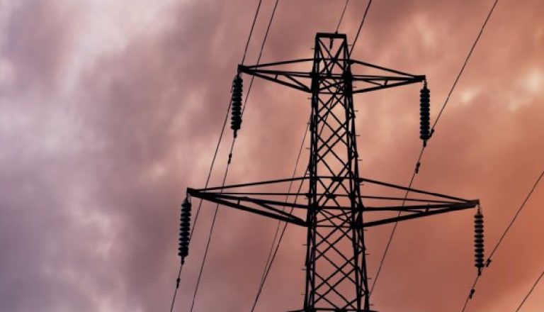 Cortes de Energía en Colorado: Xcel Energy Podría Implementar Nuevos Apagones por Clima Extremo