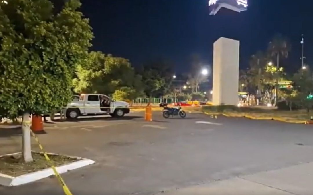 Repartidor Herido en Tiroteo en Gasolinera de León: Confusión con Asaltante