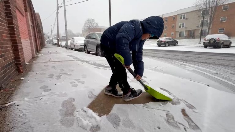 La Primera Tormenta Invernal Impacta Nueva Inglaterra: Lawrence se Prepara