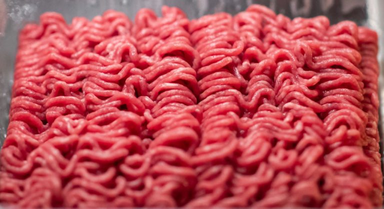 Robo de Comida: Sustraen 50 Libras de Carne Molida de un Banco de Alimentos en Kansas