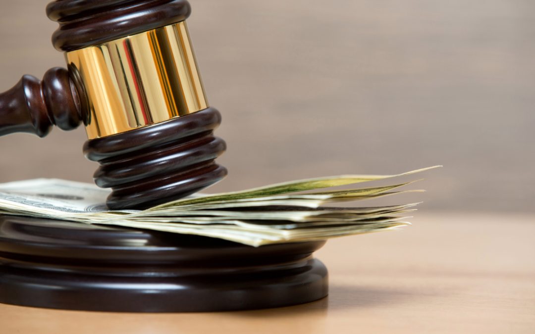 Estafa en Carlsbad: Dos hombres admiten fraude y lavado de dinero por casi $1.5 millones
