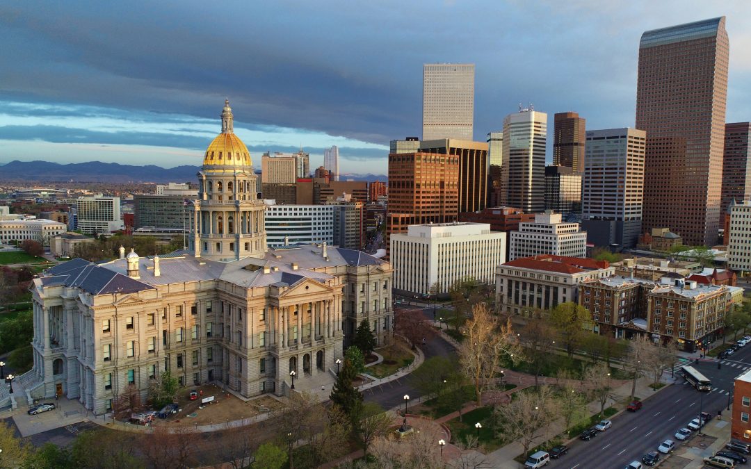 Los votantes de Colorado decidirán sobre la Iniciativa 95 y la cooperación policial con autoridades federales en noviembre