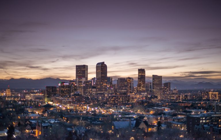 Refugios en Denver: Apoyo y Seguridad para Familias Durante el Clima Frío
