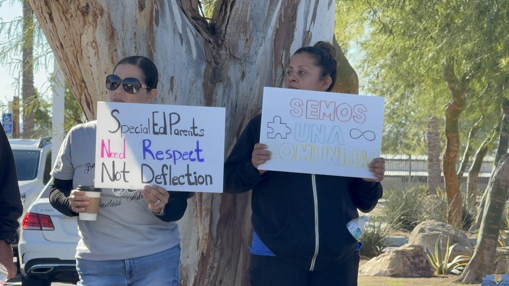 Demandan al Distrito Escolar por Exposición de Estudiantes con Discapacidad a Moho Negro en el Valle de Coachella