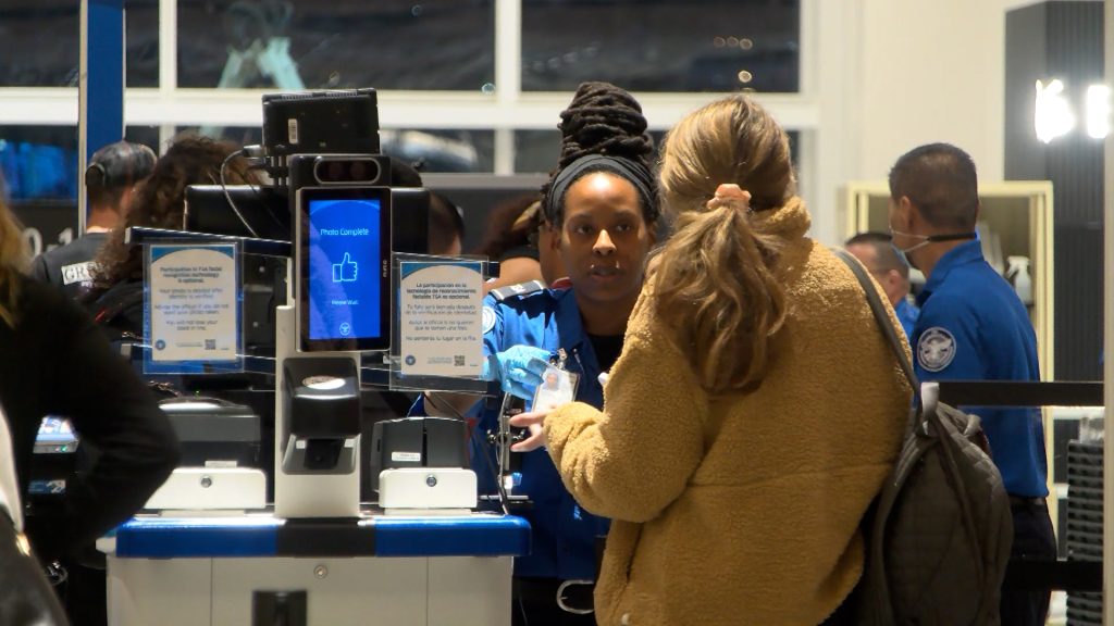 Evita la tarifa de verificación de 45 dólares: Obtén tu Real ID antes de febrero para viajar seguro