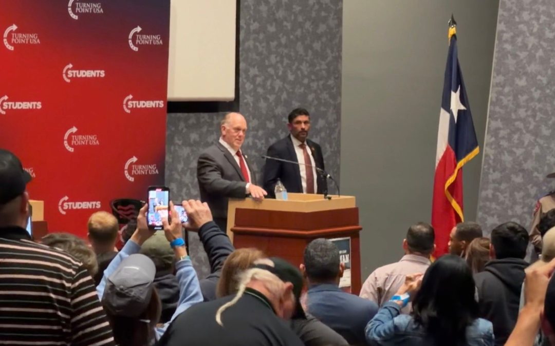 Tom Homan en UTEP: Debate Candente Sobre la Frontera y la Política Migratoria