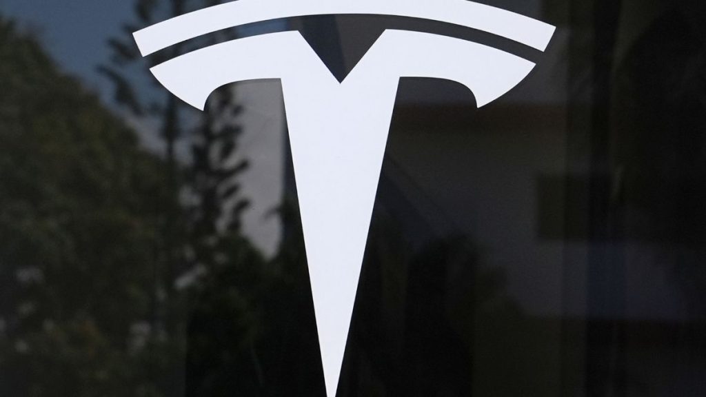 Tesla Pierde su Dominio Global en Vehículos Eléctricos tras un 2025 con Caída en Ventas