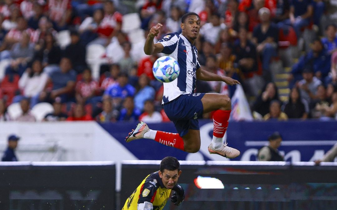 ¡Anthony Martial se destaca! Primer gol en la Copa Pacífica con Rayados