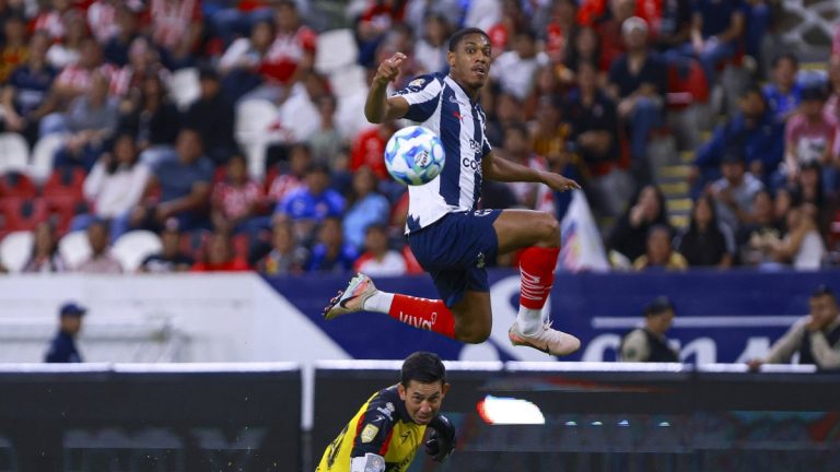 ¡Anthony Martial se destaca! Primer gol en la Copa Pacífica con Rayados