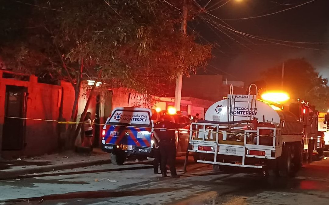 Incendio en Monterrey: Tejabán en La Alianza se consume sin lesionados