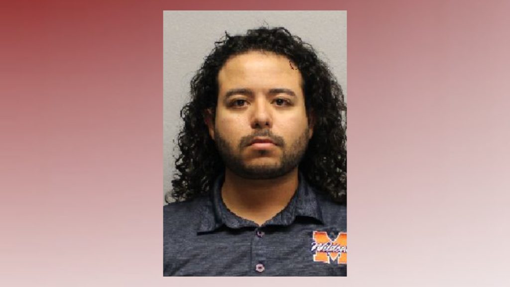 Arrestan en Edinburg a hombre acusado de agresión sexual a un menor y solicitación en línea