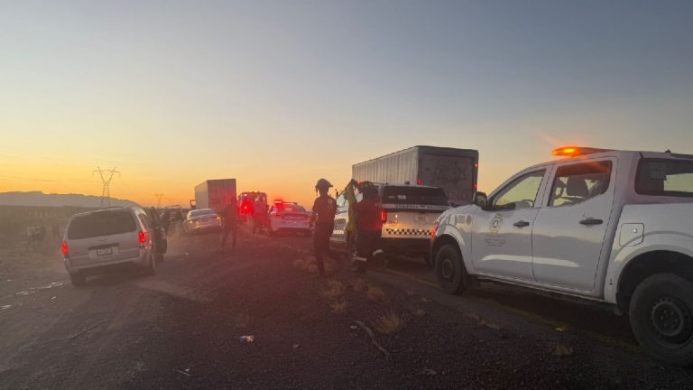 Trágica volcadura en la carretera Torreón-Saltillo: mujer pierde la vida junto a su hija menor