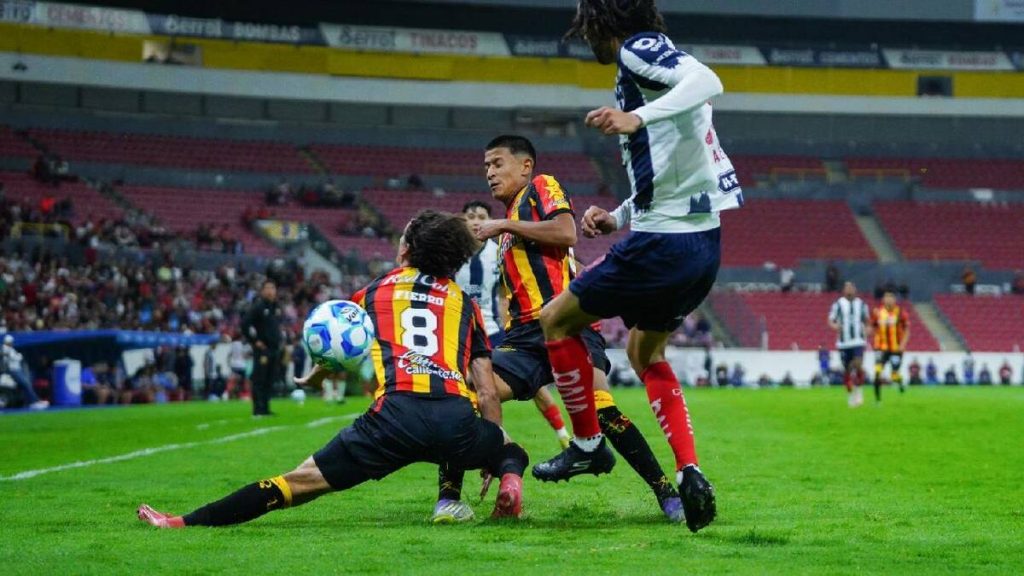 Carlos Fierro se perderá el Clausura 2026 debido a una grave ruptura de ligamentos