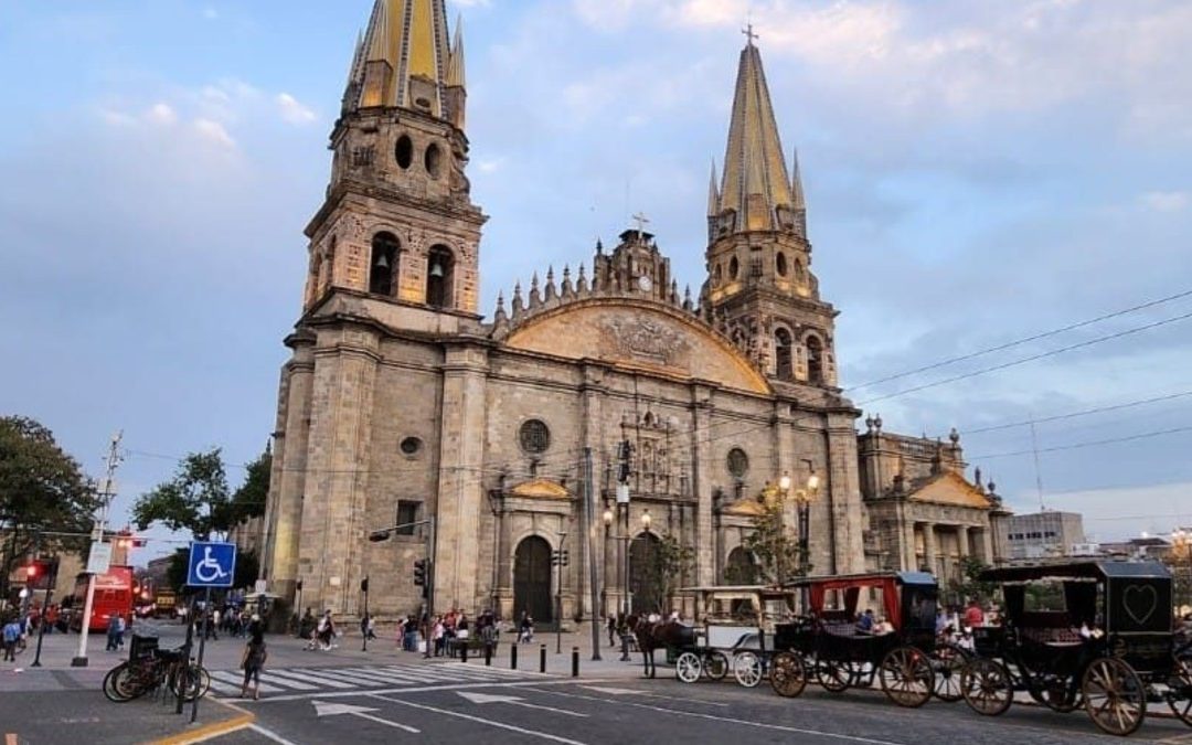 Un Hombre Sentenciado a Prisión por Atropellar a Manifestantes Frente a la Catedral