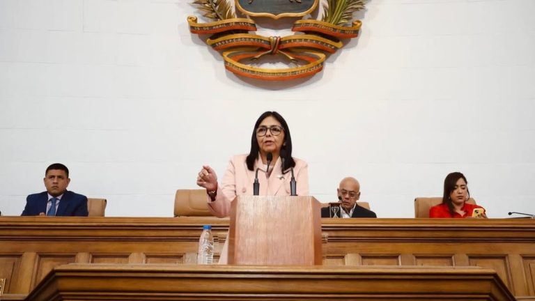 Delcy Rodríguez: La Abogada de Chávez y Posible Sucesora de Maduro Tras su Captura en Venezuela