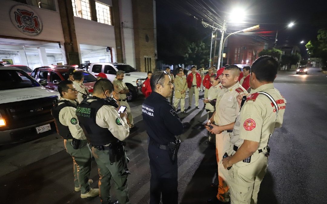 Guadalajara y Zapopan: Bomberos Apagan 45 Fogatas Durante Celebraciones de Año Nuevo